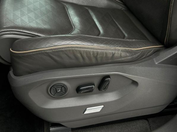 Volkswagen Touareg III с пробегом 2018 года, цена 3 798 900 рублей, 153158 км, внедорожник, Автокод Объявления