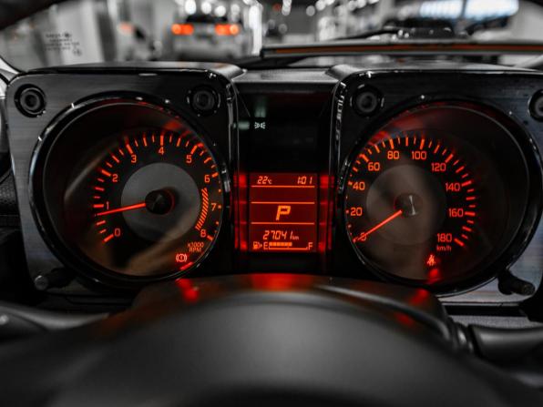 Suzuki Jimny IV с пробегом 2020 года, цена 3 290 000 рублей, 27000 км, внедорожник, Автокод Объявления