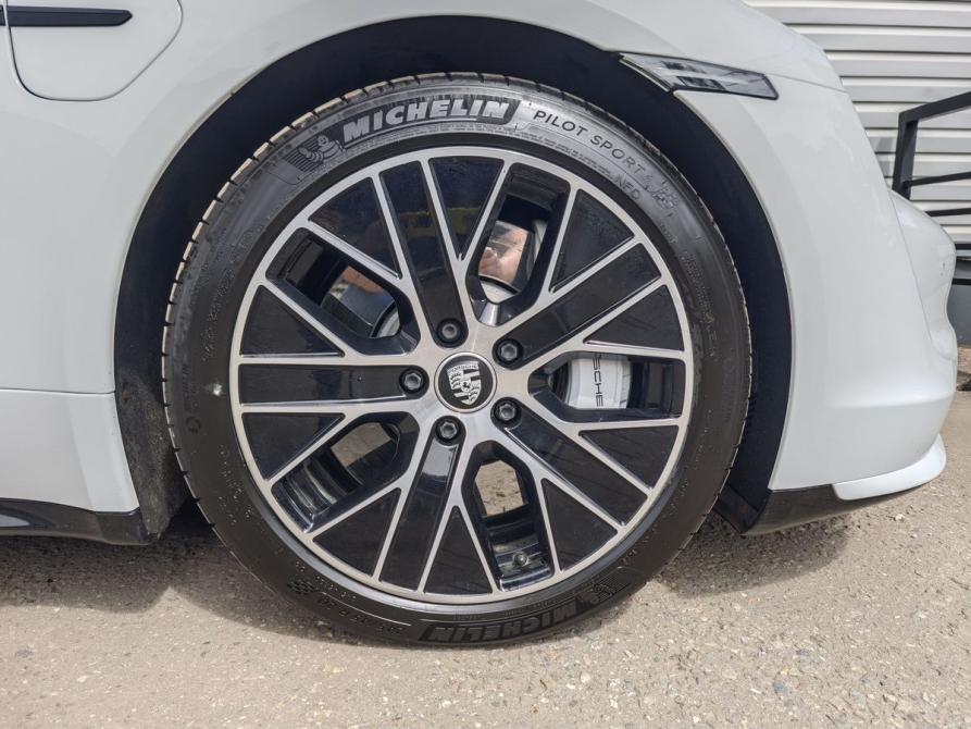 Porsche Taycan I Москва  - изображение 30