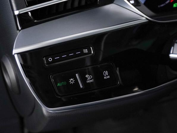 Audi A8 IV (D5) с пробегом 2018 года, цена 4 399 547 рублей, 125475 км, седан, Автокод Объявления