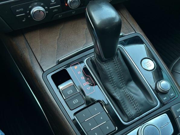 Audi A6 IV (C7) Рестайлинг с пробегом 2015 года, цена 1 720 000 рублей, 246551 км, седан, Автокод Объявления