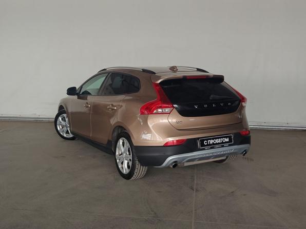 Volvo V40 II с пробегом 2013 года, цена 985 000 рублей, 287336 км, хэтчбек, Автокод Объявления