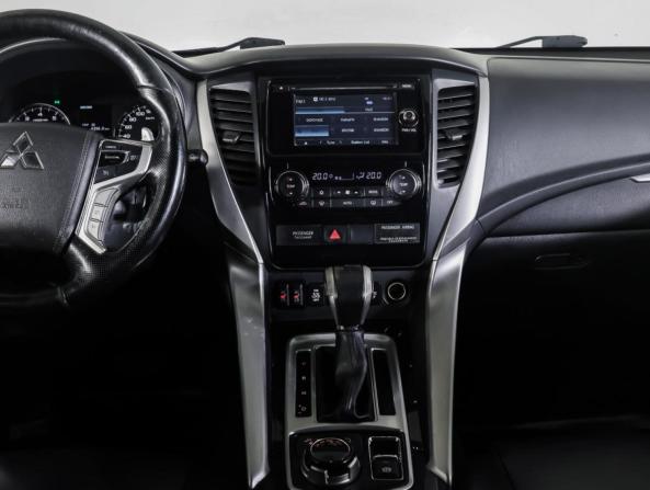 Mitsubishi Pajero Sport III с пробегом 2016 года, цена 2 690 000 рублей, 174000 км, внедорожник, Автокод Объявления
