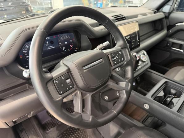 Land Rover Defender II с пробегом 2021 года, цена 10 700 000 рублей, 39277 км, внедорожник, Автокод Объявления