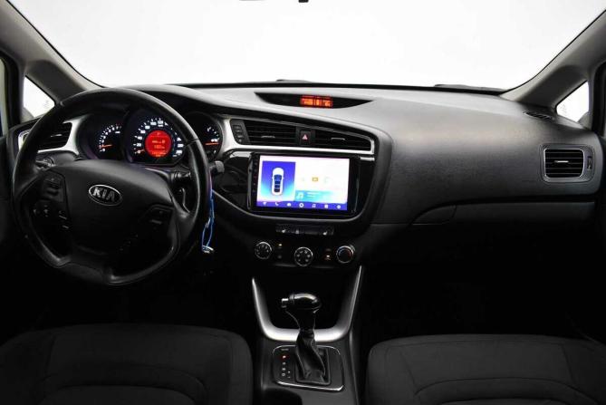 Kia Ceed II Рестайлинг с пробегом 2018 года, цена 1 365 000 рублей, 123138 км, хэтчбек, Автокод Объявления