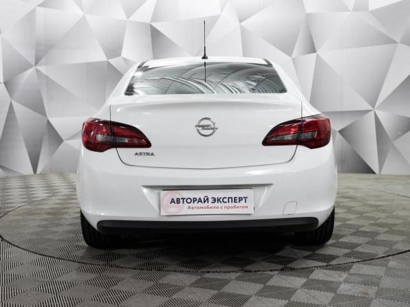 Opel Astra J Рестайлинг с пробегом 2012 года, цена 835 000 рублей, 132000 км, седан, Автокод Объявления