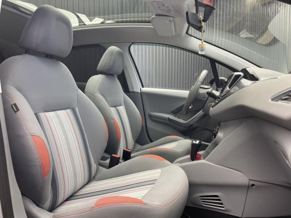 Peugeot 208 I с пробегом 2013 года, цена 697 000 рублей, 116973 км, хэтчбек, Автокод Объявления