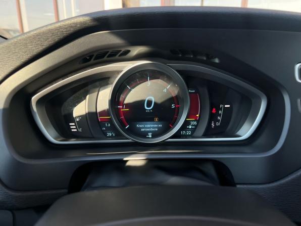 Volvo V40 Cross Country I с пробегом 2013 года, цена 1 150 000 рублей, 129417 км, хэтчбек, Автокод Объявления