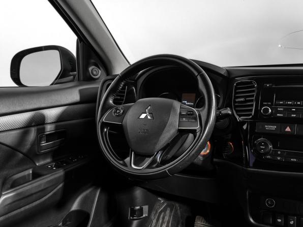 Mitsubishi Outlander III Рестайлинг 3 с пробегом 2018 года, цена 1 649 000 рублей, 219485 км, внедорожник, Автокод Объявления