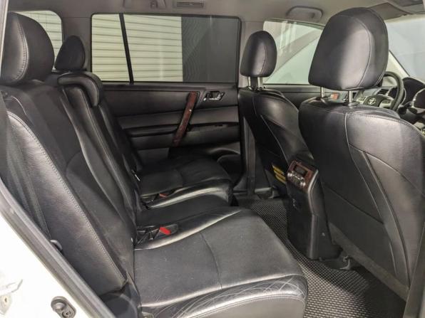 Toyota Highlander II (XU40) Рестайлинг с пробегом 2012 года, цена 1 945 000 рублей, 247036 км, внедорожник, Автокод Объявления