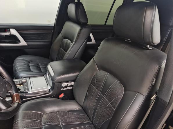 Toyota Land Cruiser 200 Series Рестайлинг 2 с пробегом 2020 года, цена 7 700 000 рублей, 142589 км, внедорожник, Автокод Объявления