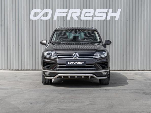 Volkswagen Touareg II Рестайлинг с пробегом 2015 года, цена 2 480 000 рублей, 238346 км, внедорожник, Автокод Объявления