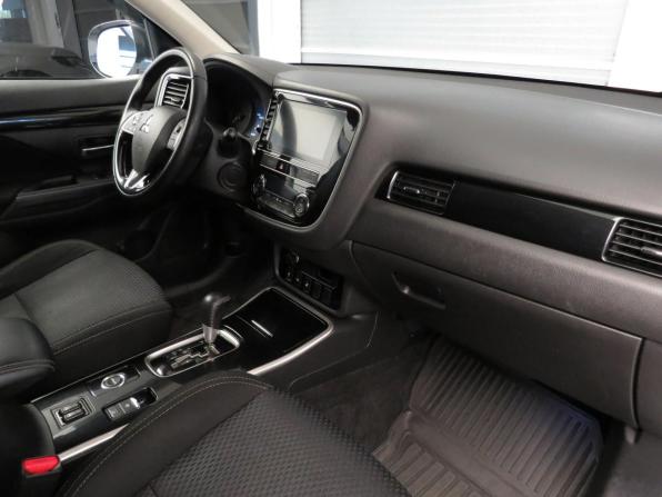Mitsubishi Outlander III Рестайлинг 3 с пробегом 2019 года, цена 1 795 000 рублей, 211000 км, внедорожник, Автокод Объявления