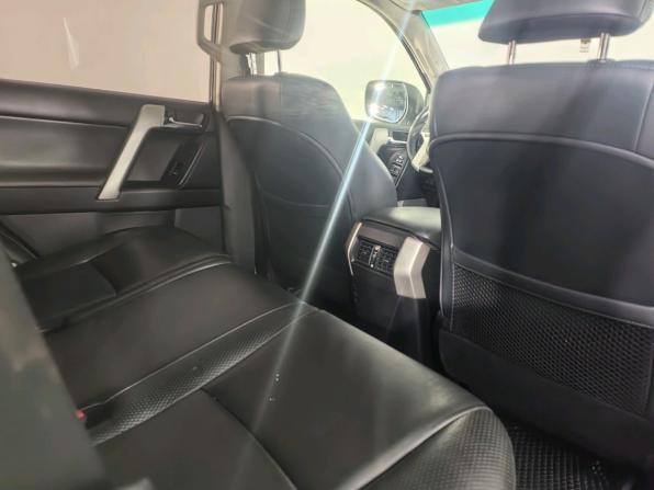 Toyota Land Cruiser Prado 150 Series Рестайлинг 1 с пробегом 2013 года, цена 2 699 000 рублей, 205910 км, внедорожник, Автокод Объявления