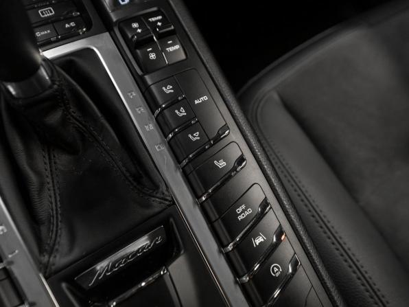 Porsche Macan I с пробегом 2016 года, цена 3 140 000 рублей, 102352 км, внедорожник, Автокод Объявления