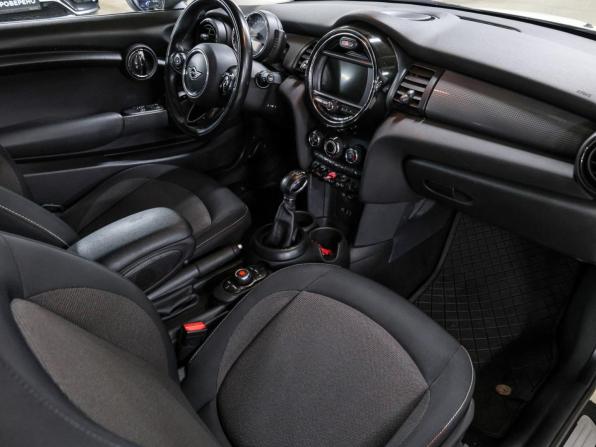 Mini Hatch III (F55/F56) с пробегом 2016 года, цена 1 399 000 рублей, 139000 км, хэтчбек, Автокод Объявления