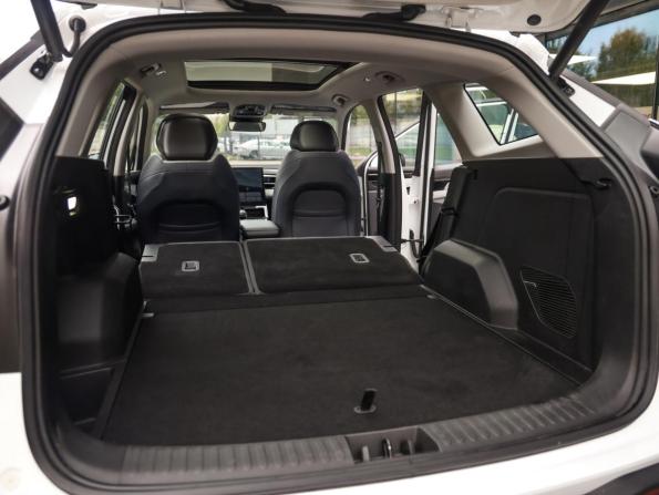 Geely Atlas II с пробегом 2023 года, цена 2 449 777 рублей, 62200 км, внедорожник, Автокод Объявления