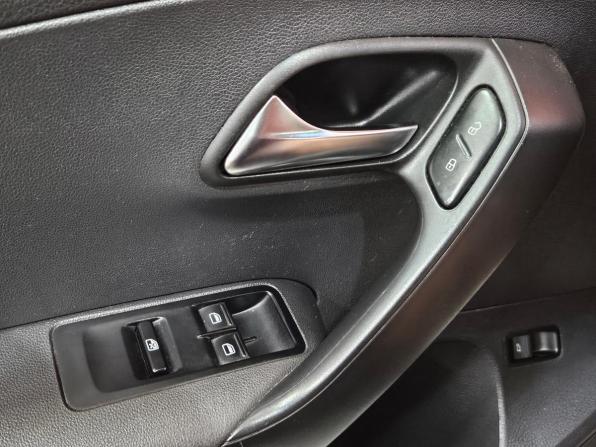Volkswagen Polo V с пробегом 2014 года, цена 915 000 рублей, 142309 км, седан, Автокод Объявления