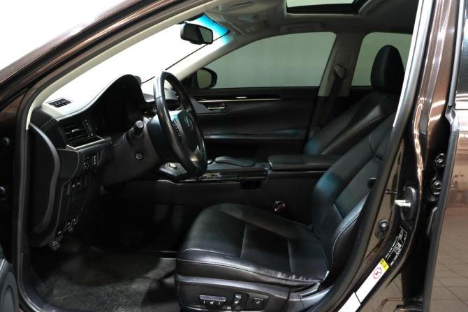 Lexus ES VI с пробегом 2014 года, цена 2 400 000 рублей, 111126 км, седан, Автокод Объявления