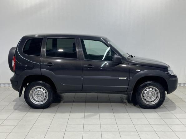Chevrolet Niva I Рестайлинг с пробегом 2017 года, цена 706 400 рублей, 84320 км, внедорожник, Автокод Объявления