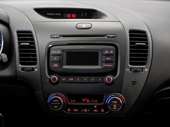Kia Cerato III Рестайлинг (Classic) с пробегом 2019 года, цена 1 370 000 рублей, 74017 км, седан, Автокод Объявления