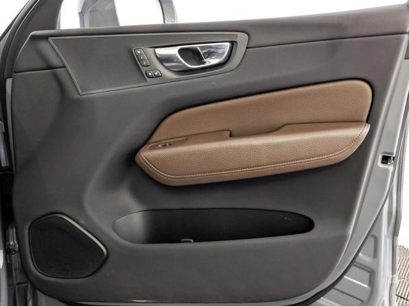 Volvo XC60 II Рестайлинг с пробегом 2021 года, цена 4 790 000 рублей, 46404 км, внедорожник, Автокод Объявления