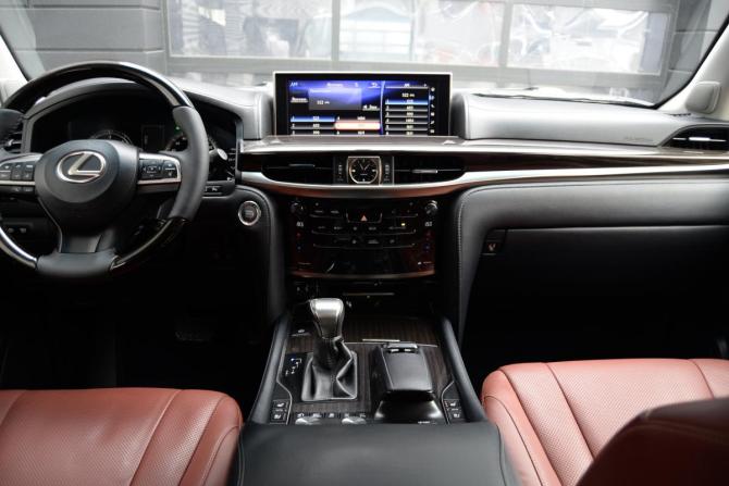 Lexus LX III Рестайлинг 2 с пробегом 2016 года, цена 5 990 000 рублей, 197680 км, внедорожник, Автокод Объявления