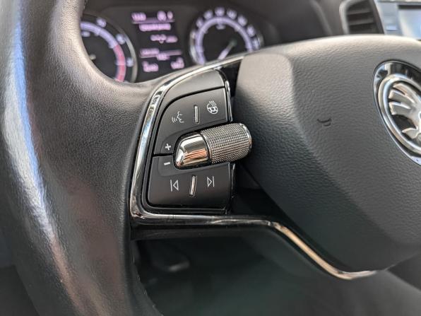 Skoda Karoq I с пробегом 2021 года, цена 2 450 000 рублей, 42220 км, внедорожник, Автокод Объявления