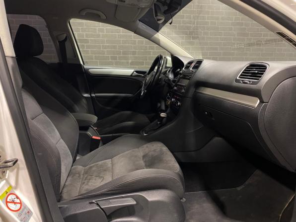 Volkswagen Golf VI с пробегом 2009 года, цена 760 000 рублей, 269494 км, хэтчбек, Автокод Объявления