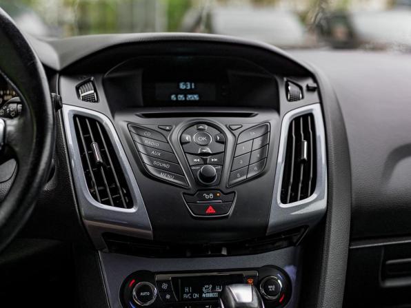 Ford Focus III с пробегом 2015 года, цена 811 000 рублей, 256080 км, хэтчбек, Автокод Объявления