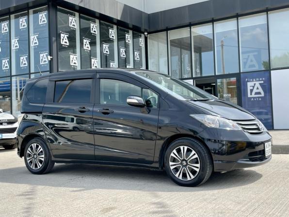 Honda Freed I Рестайлинг с пробегом 2012 года, цена 990 000 рублей, 127000 км, компактвэн, Автокод Объявления
