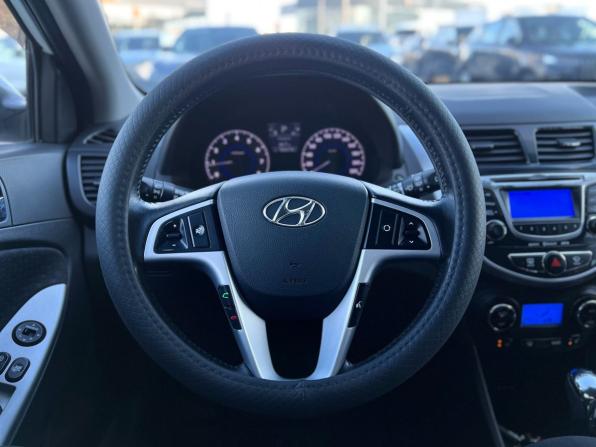 Hyundai Solaris I с пробегом 2012 года, цена 840 000 рублей, 185517 км, седан, Автокод Объявления