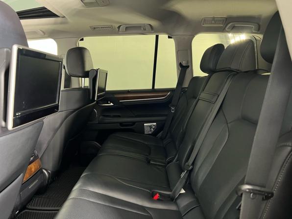Lexus LX III Рестайлинг 2 с пробегом 2017 года, цена 6 899 000 рублей, 166000 км, внедорожник, Автокод Объявления