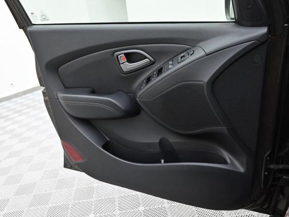 Hyundai ix35 I Рестайлинг с пробегом 2015 года, цена 1 019 000 рублей, 118635 км, внедорожник, Автокод Объявления