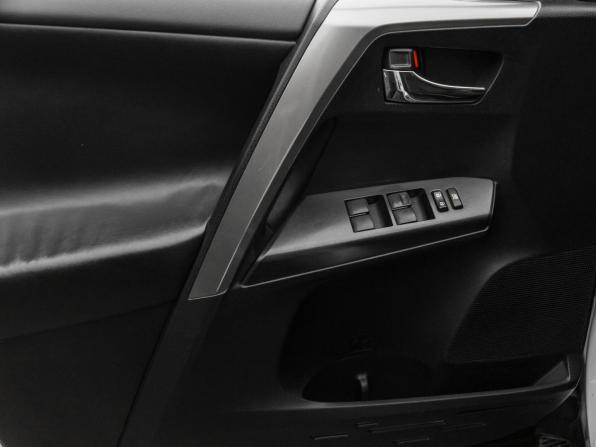 Toyota RAV4 IV (XA40) Рестайлинг с пробегом 2017 года, цена 2 450 000 рублей, 146102 км, внедорожник, Автокод Объявления