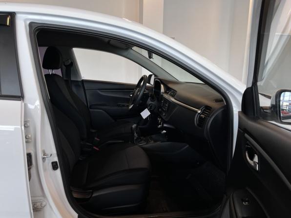 Kia Rio IV Рестайлинг с пробегом 2022 года, цена 1 669 000 рублей, 92507 км, седан, Автокод Объявления
