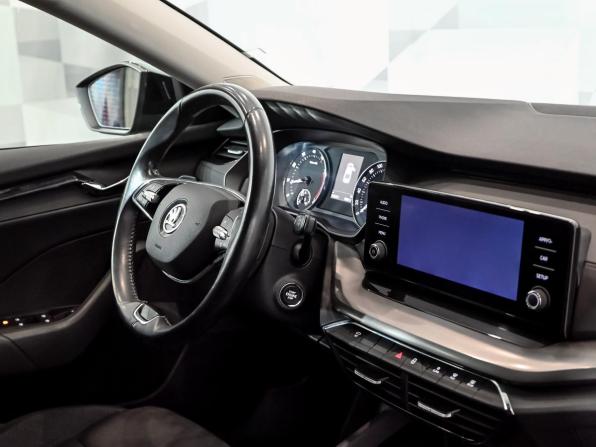 Skoda Octavia IV (A8) с пробегом 2020 года, цена 2 500 000 рублей, 104720 км, лифтбек, Автокод Объявления