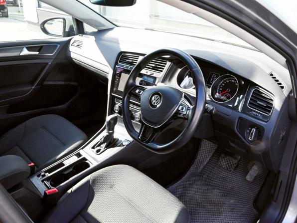 Volkswagen Golf VII Рестайлинг с пробегом 2018 года, цена 1 169 000 рублей, 92414 км, универсал, Автокод Объявления