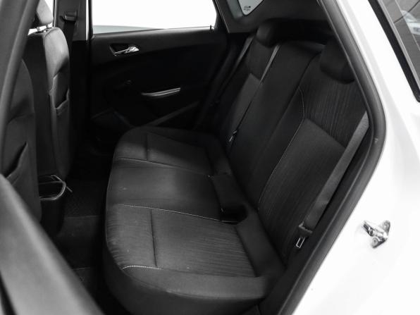 Opel Astra J с пробегом 2011 года, цена 799 000 рублей, 213308 км, хэтчбек, Автокод Объявления
