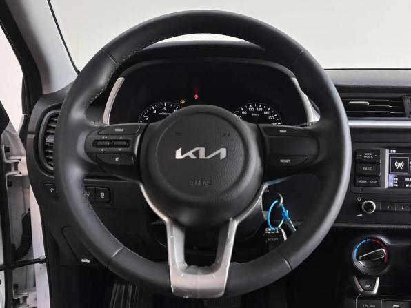 Kia Rio IV Рестайлинг с пробегом 2022 года, цена 1 890 000 рублей, 8971 км, седан, Автокод Объявления