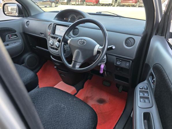 Toyota Sienta I Рестайлинг 2 с пробегом 2013 года, цена 864 000 рублей, 149274 км, компактвэн, Автокод Объявления
