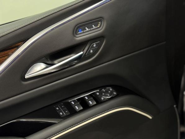 Cadillac Escalade V с пробегом 2021 года, цена 9 500 000 рублей, 43824 км, внедорожник, Автокод Объявления