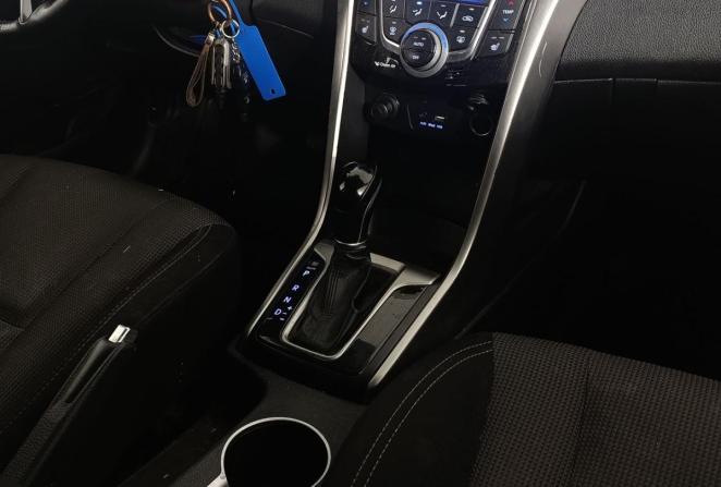 Hyundai i30 II с пробегом 2015 года, цена 1 100 000 рублей, 124642 км, хэтчбек, Автокод Объявления