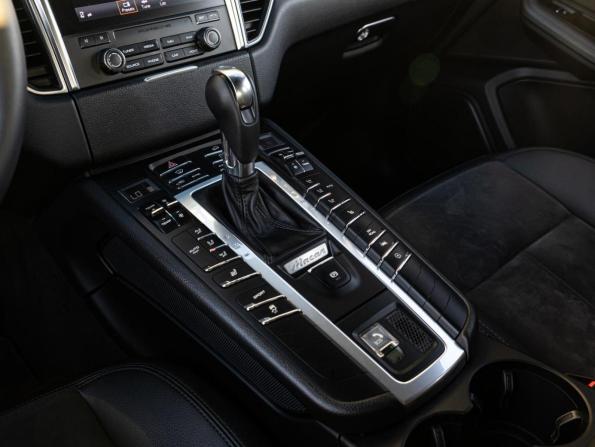 Porsche Macan I Рестайлинг с пробегом 2018 года, цена 3 729 000 рублей, 88255 км, внедорожник, Автокод Объявления