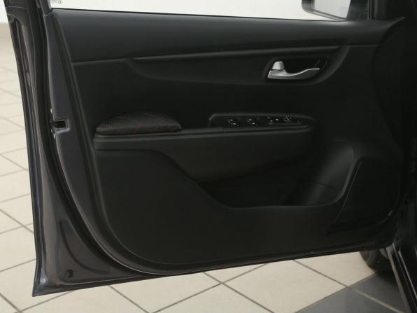 Kia Rio IV Рестайлинг с пробегом 2021 года, цена 1 536 000 рублей, 121000 км, хэтчбек, Автокод Объявления