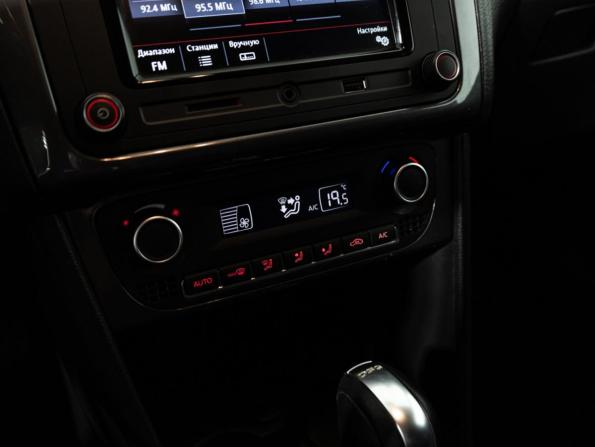 Volkswagen Polo V Рестайлинг с пробегом 2019 года, цена 1 549 585 рублей, 78057 км, седан, Автокод Объявления
