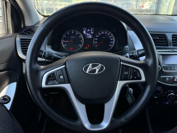 Hyundai Solaris I Рестайлинг с пробегом 2014 года, цена 999 000 рублей, 113298 км, седан, Автокод Объявления