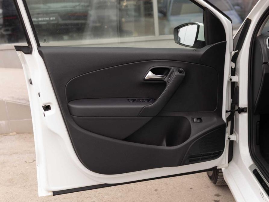 Volkswagen Polo V Рестайлинг Новосибирск  - изображение 16