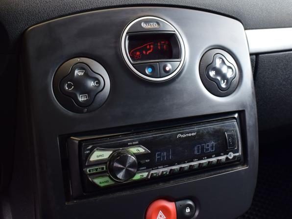 Renault Clio III с пробегом 2006 года, цена 429 995 рублей, 156392 км, хэтчбек, Автокод Объявления
