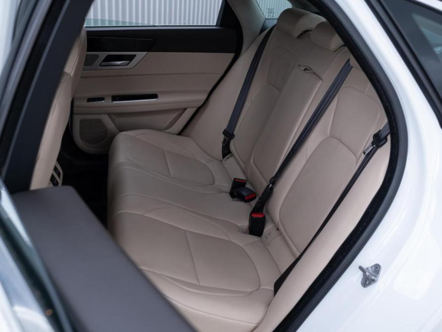 Jaguar XF II Сочи  - изображение 11